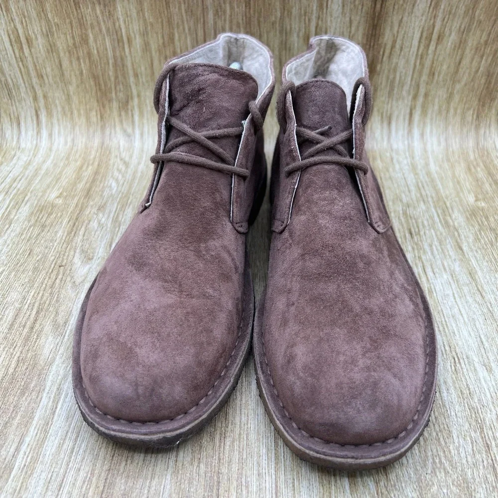 UGG Leighton Chukka Boots Men's Size 10 Brown Suede Sheepskin Lined 1005487